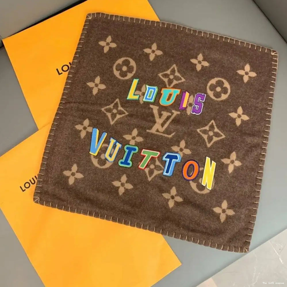 CUSTOM PILLOW LV LETTERS THROW WOOL 0607